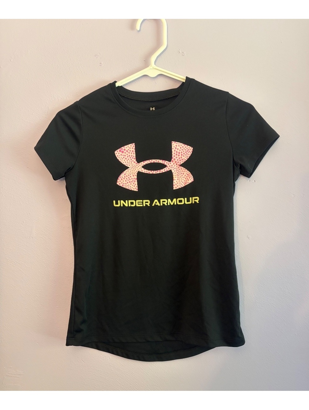 Under Armour Black Short Sleeve Athletic T-Shirt with Pink Logo